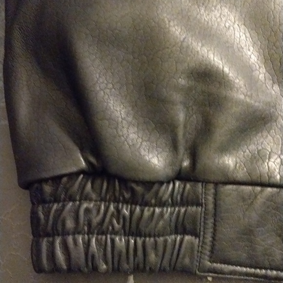 Genuine Leather Jacket 🧥🧥🧥🧥 - Picture 9 of 12